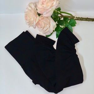Women’s leggings with ruche bottoms